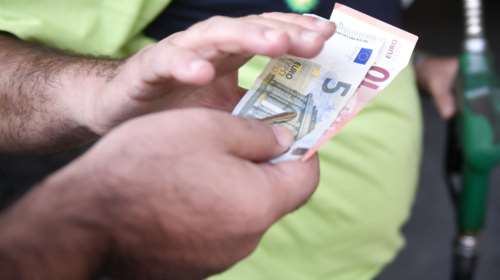Fuel Pass: Διευρύνονται τα κριτήρια για επιδότηση καυσίμων - Δηλώσεις Σκυλακάκη