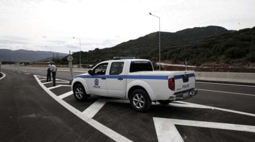 Ιονία οδός: Συνελήφθη 18χρονος που έτρεχε με 218 χλμ. - Δεν σταμάτησε σε σήμα των αστυνομικών