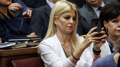 H Έλενα Ράπτη φωτογραφίζεται με τη μητέρα της και της εύχεται για τη γιορτή της [εικόνες]