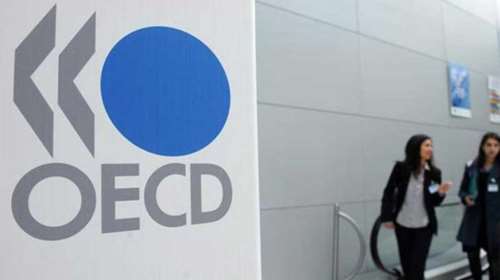 ΟΟΣΑ: Ευνοϊκή η τάση του ελληνικού χρέους παρά την πανδημία - &quot;Καμπανάκι&quot; για τη γήρανση του πληθυσμού