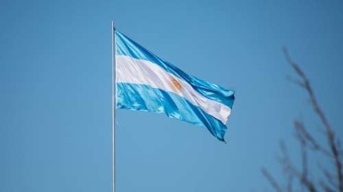 Η Αργεντινή εξασφάλισε τη στήριξη της Κίνας για να ενταχθεί στη BRICS