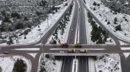 Ποιοι δρόμοι είναι κλειστοί στην Αττική: &quot;Λουκέτο&quot; στην Αττική Οδό, μόνο με αλυσίδες η Αθηνών - Λαμίας