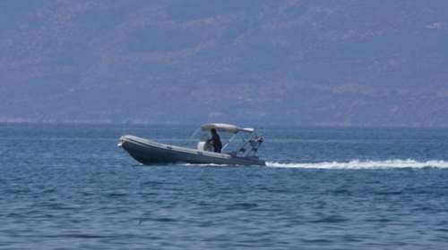 Χαλκιδική: 16χρονος τραυματίστηκε κάνοντας θαλάσσιο δαχτυλίδι – Συνελήφθη ο ιδιοκτήτης του παιχνιδιού