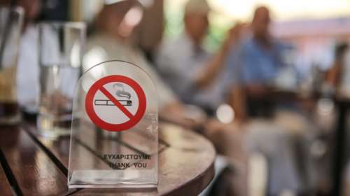 Θεσσαλονίκη: &quot;Καμπάνα&quot; σε 107 άτομα, για μη εφαρμογή της αντικαπνιστικής νομοθεσίας