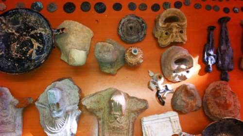 Μεγάλο κύκλωμα αρχαιοκαπηλίας στην Κρήτη: Πάνω από 1 εκατ. ευρώ τα ευρήματα - Εμπλέκεται και συνταξιούχος αρχαιολόγος
