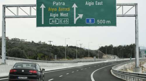 Και από τα δύο ρεύματα η κυκλοφορία των οχημάτων στον αυτοκινητόδρομο Αθηνών - Πατρών