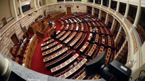 Βουλή: Σήμερα η ονομαστική ψηφοφορία για τη ΛΑΡΚΟ - Οι θέσεις των κομμάτων