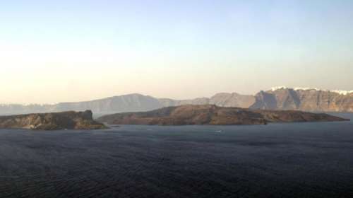 Σαντορίνη: Σύσκεψη για την ήπια σεισμική δραστηριότητα του ηφαιστείου