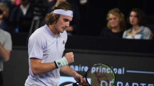 Πρόκριση στα ημιτελικά για τον Τσιτσιπά