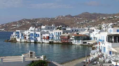 Bloomberg: "Βουτιά" 40% στον ευρωπαϊκό τουρισμό - Σε πλεονεκτική θέση η Ελλάδα