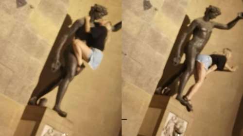 Φλωρεντία: Οργή για τις άσεμνες στάσεις τουρίστριας πάνω σε άγαλμα- Προσποιούνταν ότι έκανε σεξ μαζί του [εικόνες]