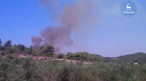 Συναγερμός στη Ρόδο: Φωτιά κοντά σε παλιά χωματερή - Ισχυρές πυροσβεστικές δυνάμεις