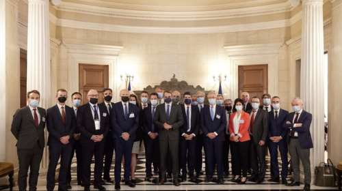 Συνάντηση Μητσοτάκη με Γάλλους επενδυτές: Τα δύο project για ανανεώσιμες πηγές ενέργειας και επανεκπαίδευση προσωπικού