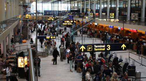 Συναγερμός στη Δανία: Πάνω από 1.000 κρούσματα της μετάλλαξης Όμικρον μόλις σε μία μέρα