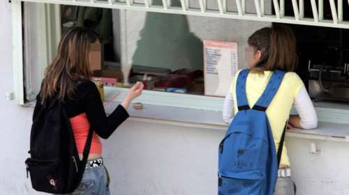 Απίστευτη καταγγελία: Πατέρας &quot;Θεματοφύλακας&quot; ανάγκασε το παιδί του να χάσει τη σχολική χρονιά