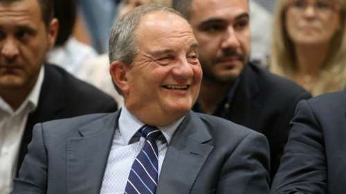 Το παρασκήνιο της αποχώρησης Καραμανλή- Γιατί εγκαταλείπει τη Βουλή, το τηλεφώνημα με Μητσοτάκη