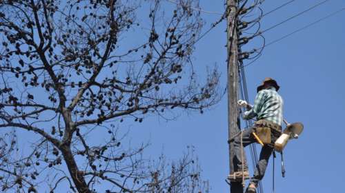 Η ηλεκτροδότηση χάθηκε στο… 1,5 μέτρο από τα καλώδια - &quot;Μπαλάκι&quot; οι ευθύνες για το σκοτάδι στα Βόρεια Προάστια Αττικής