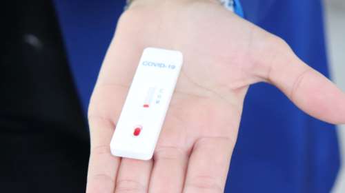 Κορονοϊός: Αυτά είναι τα τεστ που θα κάνουμε στο σπίτι - Βήμα βήμα η διαδικασία [βίντεο]