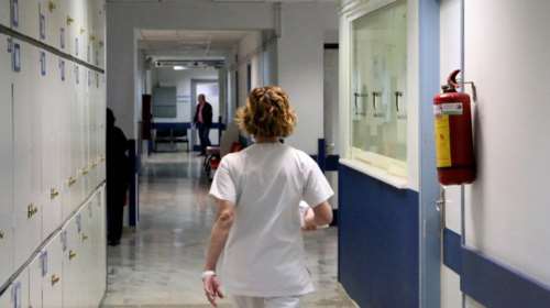 Θετική στον κορονοϊό ανεμβολίαστη νοσηλεύτρια στο Βόλο: Εργαζόταν στο... εμβολιαστικό κέντρο