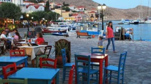 DW: Αύξηση στις κρατήσεις για Ελλάδα - Eπιμήκυνση της τουριστικής σεζόν