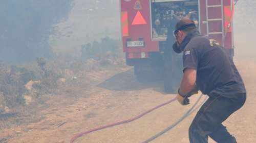 Φωτιά στην Αρκαδία: Μεγάλη αναζωπύρωση στο Νεοχώρι - Κοντά στα πρώτα σπίτια