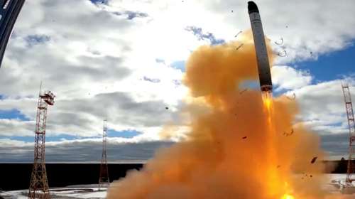 Απειλεί η Ρωσία: Θα απαντήσουμε με επαρκή μέτρα αν το NATO μεταφέρει πυρηνικά πιο κοντά στα σύνορα μας