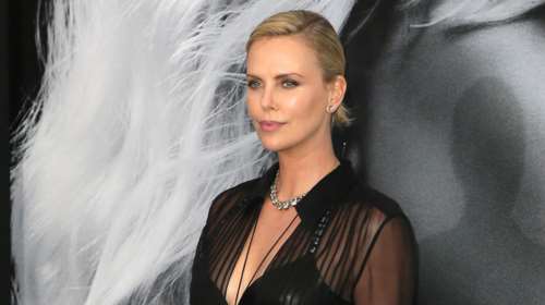 H αποστομωτική απάντηση της Σαρλίζ Θερόν για τις πλαστικές: &quot;Απλά γερνάω και... μου αρέσει&quot;!