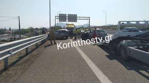 Τραγικό τροχαίο στην Κορίνθου - Πατρών: Αυτοκίνητο καρφώθηκε στο προπορευόμενο ΙΧ, μια γυναίκα νεκρή [εικόνες - βίντεο]