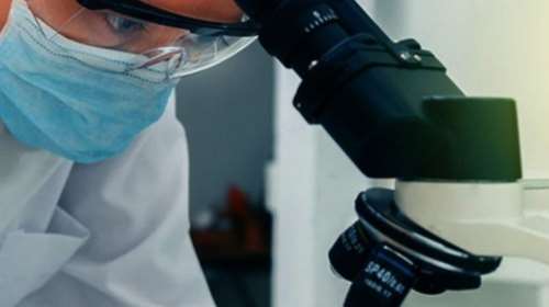 "Θερίζει" ο καρκίνος στις ηλικίες κάτω των 50 ετών: Ποιος είναι ο πιο συχνός - Τα συμπτώματα που πρέπει να μας ανησυχήσουν