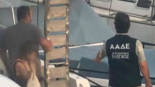 Επιχείρηση &quot;Κρουαζιέρα θα σε πάω&quot;: Φοροδιαφυγή πολλαπλών επιπέδων σε ημερόπλοια της Σαντορίνης