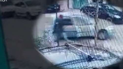 Βίντεο ντοκουμέντο: Η σοκαριστική στιγμή που ο &quot;δράκος&quot; της Κηφισιάς επιτίθεται σε 8χρονη - &quot;Θα σε γ@@@&quot;