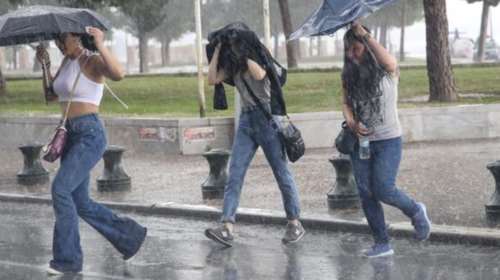 Προειδοποίηση Αρναούτογλου: Έρχονται βροχές και καταιγίδες - Πού θα &quot;χτυπήσουν&quot; τα έντονα φαινόμενα