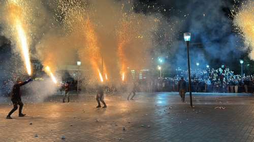 Χαλκούνια 2024: Υπερθέαμα και φέτος στην καρδιά του Αγρινίου από τους χαλκουνάδες [εικόνες, βίντεο]