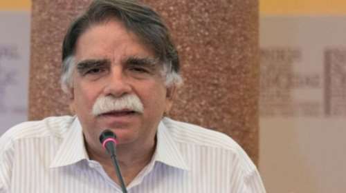 Σενάριο για "κούρεμα" του ορίου 9 ατόμων στα τραπέζια Χριστουγέννων - Τι είπε ο Βατόπουλος