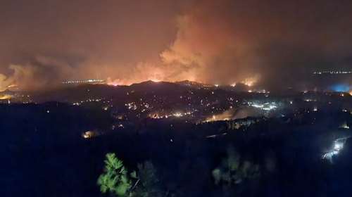 Φωτιά στη Ρόδο: Σε ύφεση τα πύρινα μέτωπα μετά από ολονύκτια μάχη - Τεράστια καταστροφή