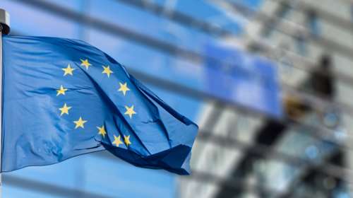 ΕΕ: Σχέδιο για δασμούς 25% σε αμερικανικά προϊόντα από τις 16 Μαΐου - Εκτός λίστας το μπέρμπον