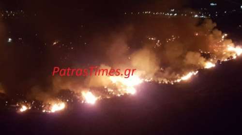 Υπό μερικό έλεγχο η μεγάλη φωτιά στην Πάτρα - Ολονύχτια μάχη με τις φλόγες για να σωθούν σπίτια