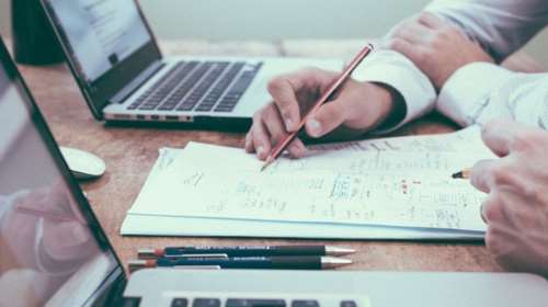 Ποιοι εργαζόμενοι θα δουν αυξήσεις στον μισθό τους στο τέλος του μήνα