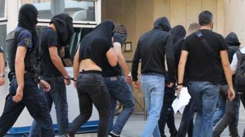 Νέα Φιλαδέλφεια: Συνεχίζουν να προκαλούν οι Κροάτες χούλιγκαν - Ετοιμάζουν αιτήσεις αποφυλάκισης