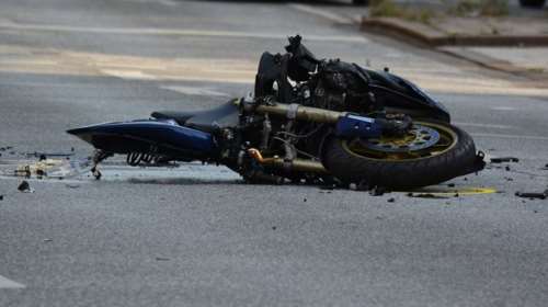 Τραγωδία στην Αγία Παρασκευή - Συγκρούστηκε μοτοσικλέτα με ΙΧ - Νεκρός ο αναβάτης