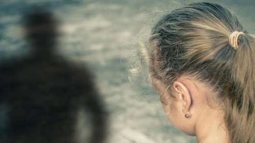 Εφιάλτης για 16χρονη στη Θεσσαλονίκη: Τη βίασε, την άφησε έγκυο και απειλούσε να δημοσιεύσει βίντεο με την κακοποίηση