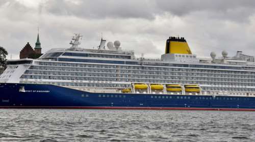 Θρίλερ στον Βισκαϊκό Κόλπο για 1.000 Βρετανούς: Κρουαζιερόπλοιο έπεσε σε καταιγίδα - Τουλάχιστον 100 τραυματίες