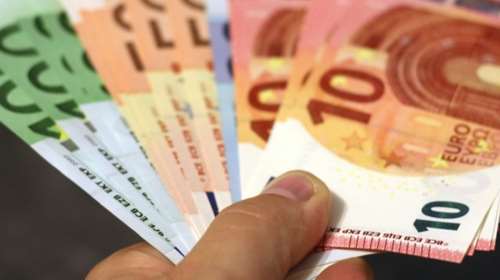 Κατώτατος μισθός: Θα διαμορφωθεί πάνω από τα 800 ευρώ – Συμπαρασύρονται και τα επιδόματα