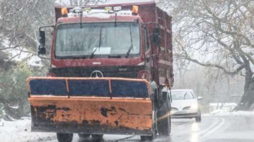 Κακοκαιρία: Σύσκεψη υπό τον Στυλιανίδη - Απαγόρευση κυκλοφορίας βαρέων οχημάτων - Πού έχουν κλείσει δρόμοι, πού χρειάζονται αλυσίδες