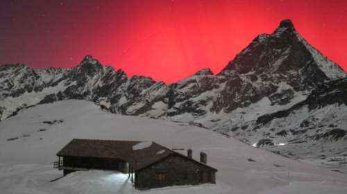 Απόκοσμες εικόνες δημιούργησε η ηλιακή καταιγίδα - Ο εντυπωσιακός καμβάς στον ουρανό πολλών χωρών