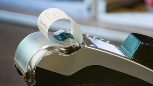 ΑΑΔΕ: Λουκέτο σε γνωστό μαγαζί στα βόρεια προάστια και σε ψαροταβέρνα στο Λαύριο - Δεν έκοβαν αποδείξεις