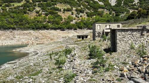 Καύσωνας ως 42 βαθμούς: Συνθήκες ακραίας ξηρασίας σε τέσσερις περιφέρειες [χάρτης]
