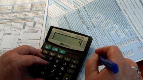 Επίσημο: Παράταση μέχρι τις 30 Αυγούστου για τις φορολογικές δηλώσεις
