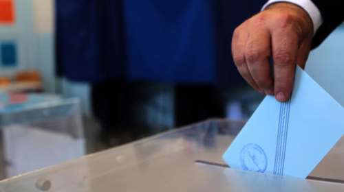 Δημοσκοπήσεις Metron Analysis - Pulse: Σταθερά πρώτη με 16-16,4 μονάδες η ΝΔ - Αλλάζουν στάση για το εμβόλιο οι Έλληνες