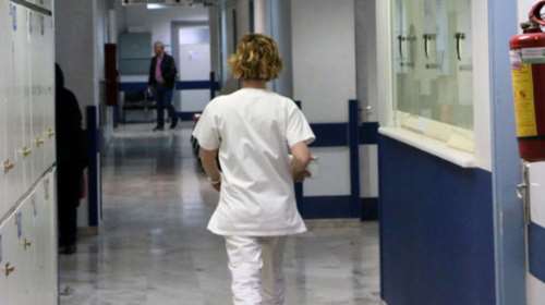 Η πρώτη απόλυση ανεμβολίαστης εργαζόμενης σε προνοιακή δομή - Τι λέει ο δικηγόρος της [βίντεο]